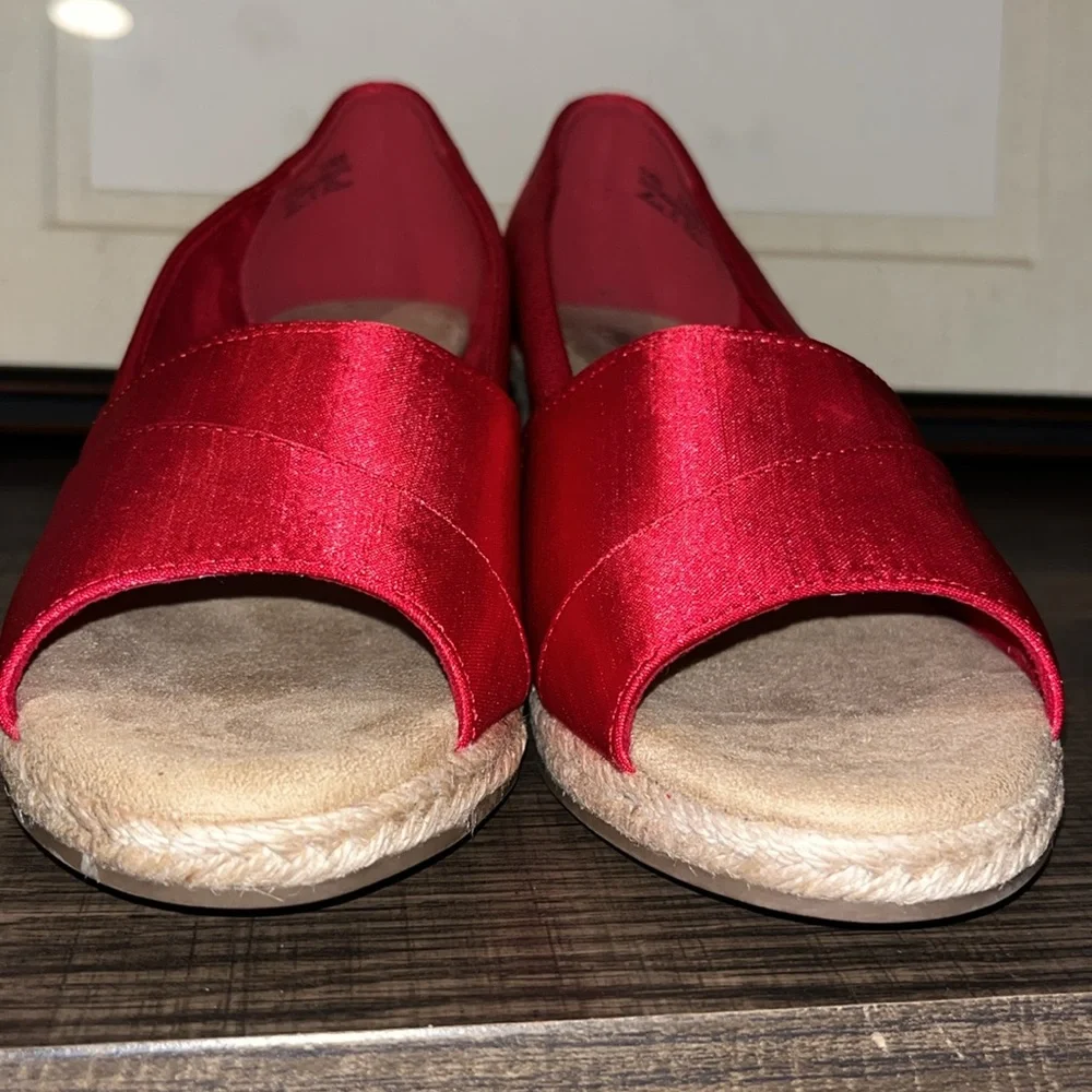 Easy Street Jasper Super Flex Espadrille Red Silky Wedge Sandal NWT Woman 7.5WW